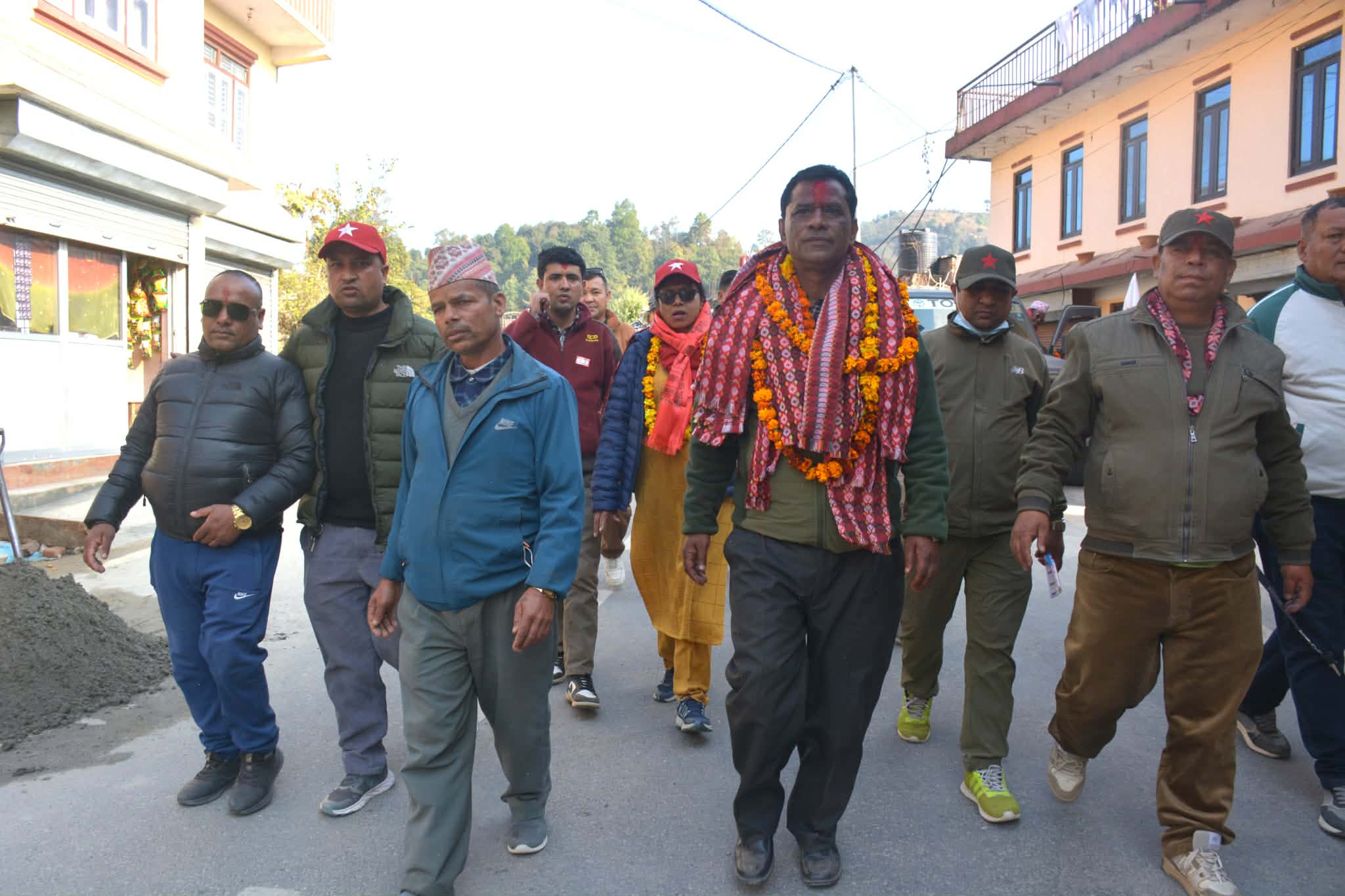 बनेपामा नेकपा काभ्रे क्षेत्र नं. २ को पाँचौँ दिनको घरदैलो अभियान सुरु: भजन समूहदेखि सर्वसाधारणसम्मको समर्थन, तारा चिन्हमा मतदान गर्न आग्रह