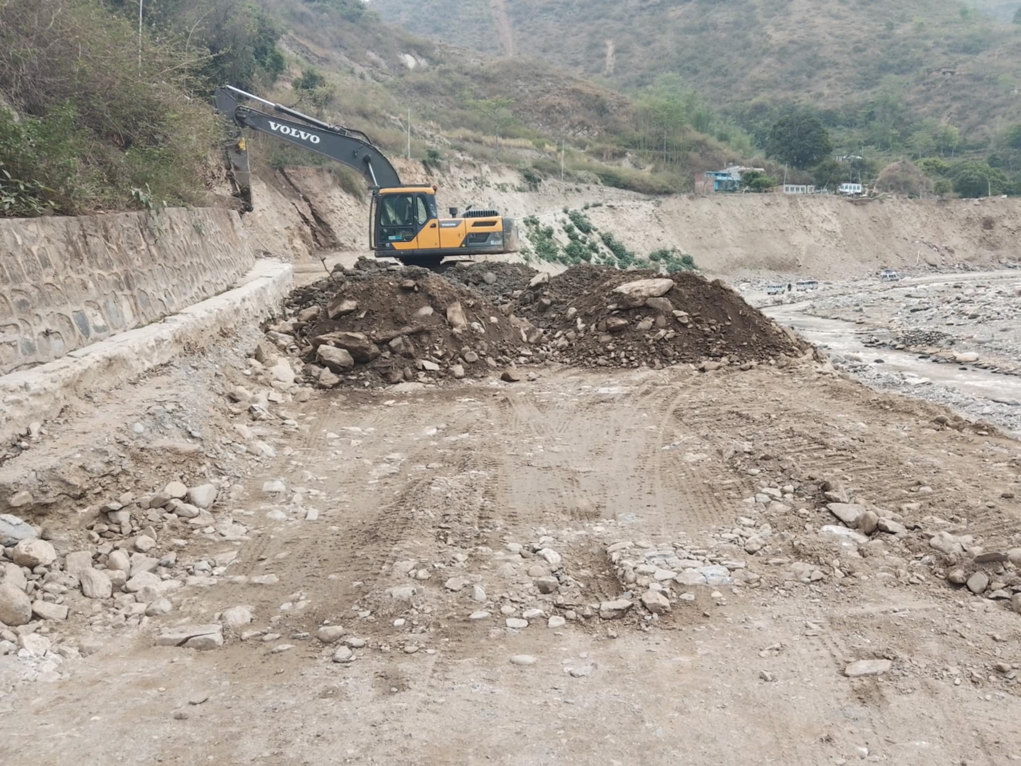 बिपी राजमार्ग : वैकल्पिक सडक निर्माण गरिँदै