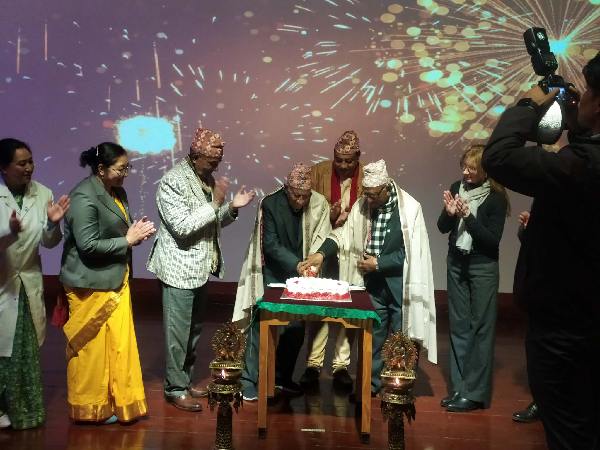 धुलिखेल अस्पताल ३० औं वर्षमा प्रवेश,
 स्वास्थ्य प्रतिष्ठान र विश्वविद्यालय बनाउने प्रक्रिया अघि बढ्दै