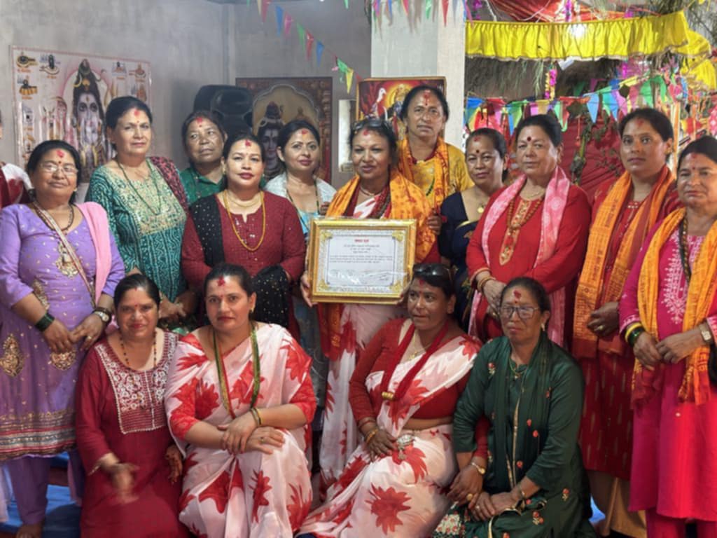 ठेचोमा सामाजिक अभियन्ता क्षेत्री कदरपत्रद्धारा सम्मानित